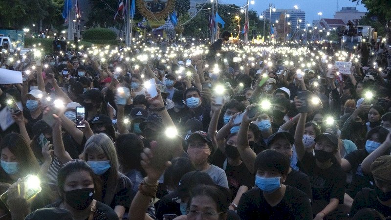 萬人籲解散國會修憲 泰國爆近6年最大規模抗議