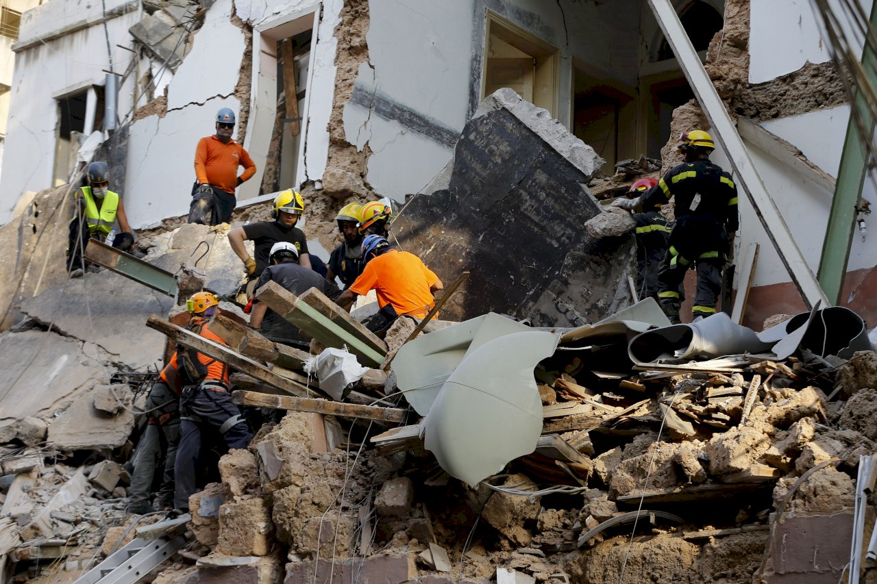 貝魯特大爆炸1個月後 傳瓦礫堆中測到生命跡象