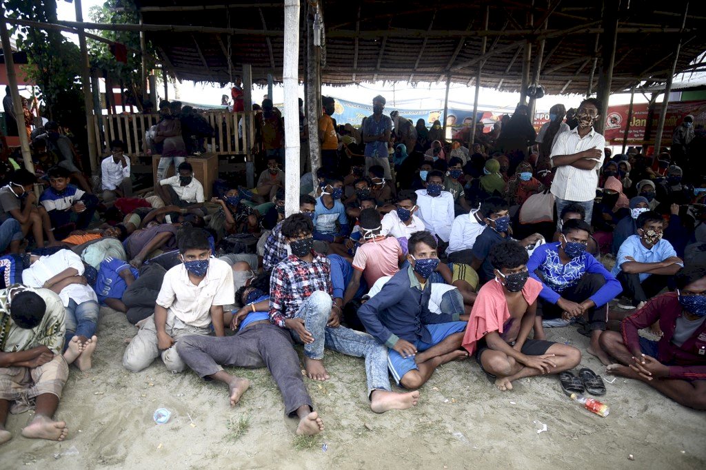 2015年以來最大批 300洛興雅人漂流半年終抵印尼