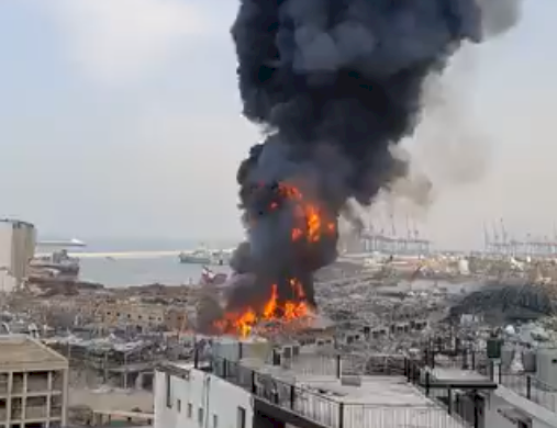 貝魯特港區大爆炸逾月再傳大火 空軍直升機協助滅火