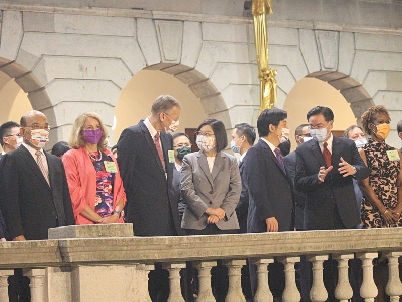 國慶酒會於台北賓館舉行 總統與駐台使節同慶