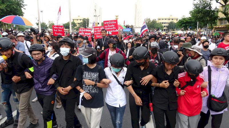 泰國學運升級 總理宣布曼谷進入緊急狀態