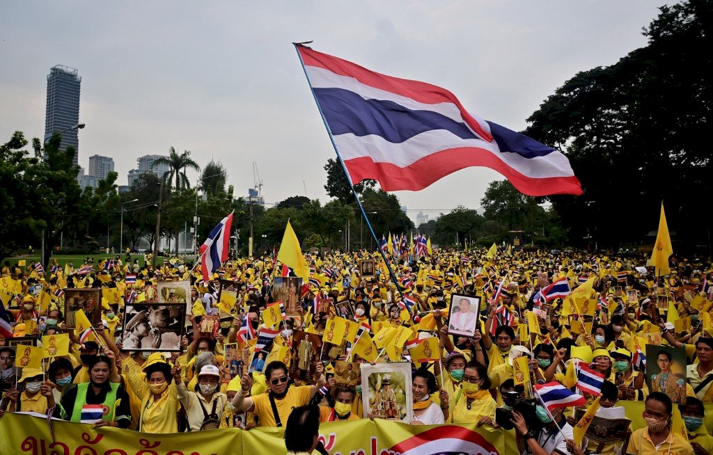 泰國千名黃衫軍曼谷遊行 力挺國王瓦吉拉隆功