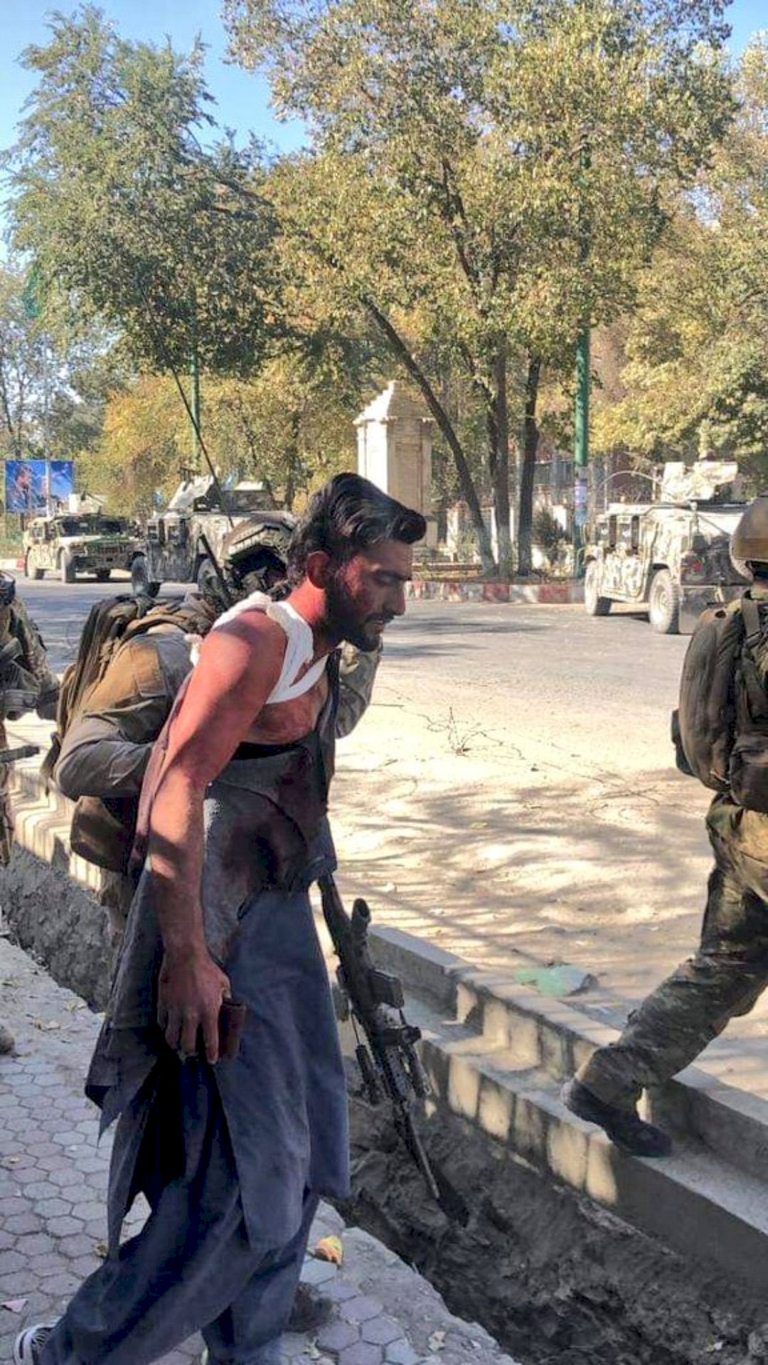 【更新】暴徒衝進阿富汗大學交火 至少19死22傷
