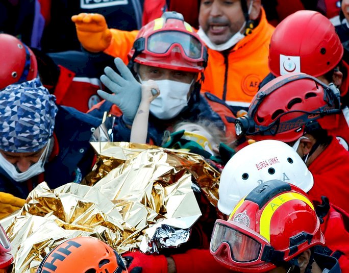 強震近3天後 土耳其瓦礫中救出2童