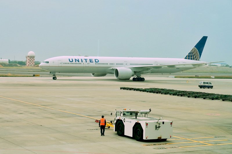 聯航飛機引擎空中故障驚魂 日本停飛同款波音777機型