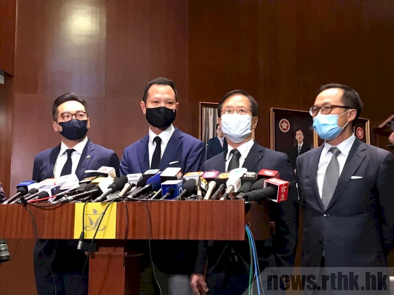 香港泛民4人遭取消立法會議員資格