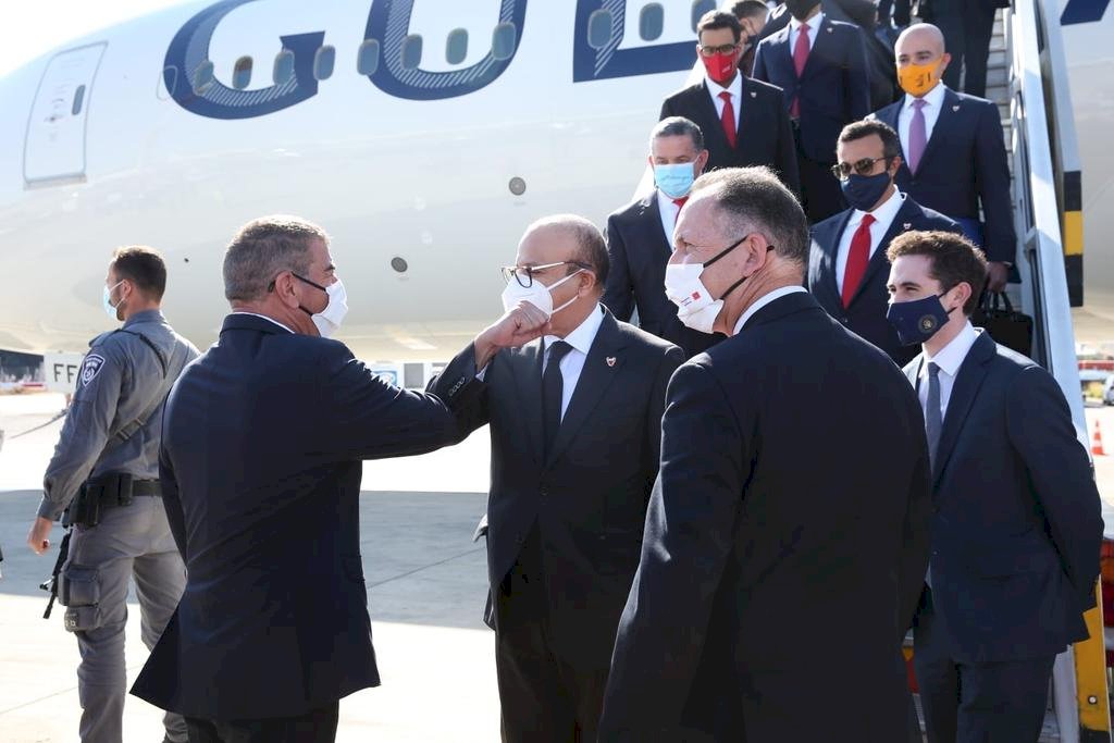 巴林外長抵以色列 展開首度正式訪問