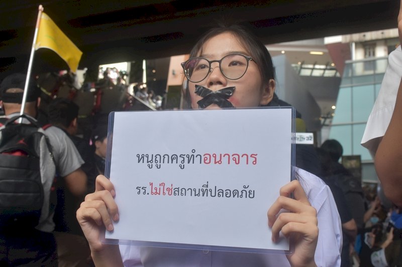 從髮禁開始的壞學生運動 泰國高中生挑戰校園威權