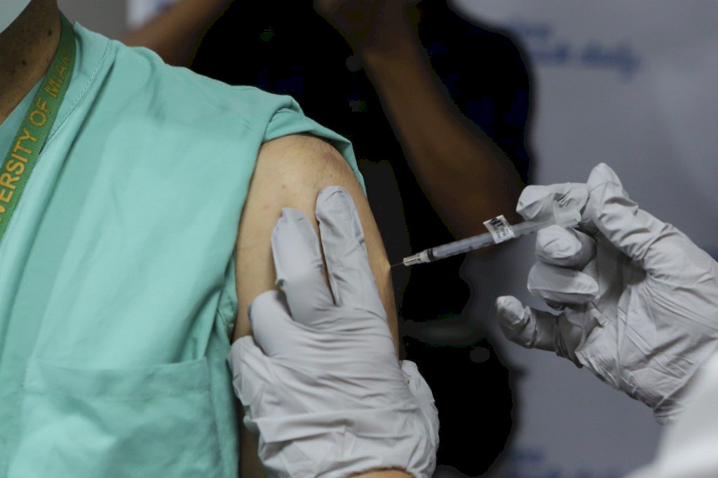 強制奏效 美國疫苗接種率增加死亡確診下降