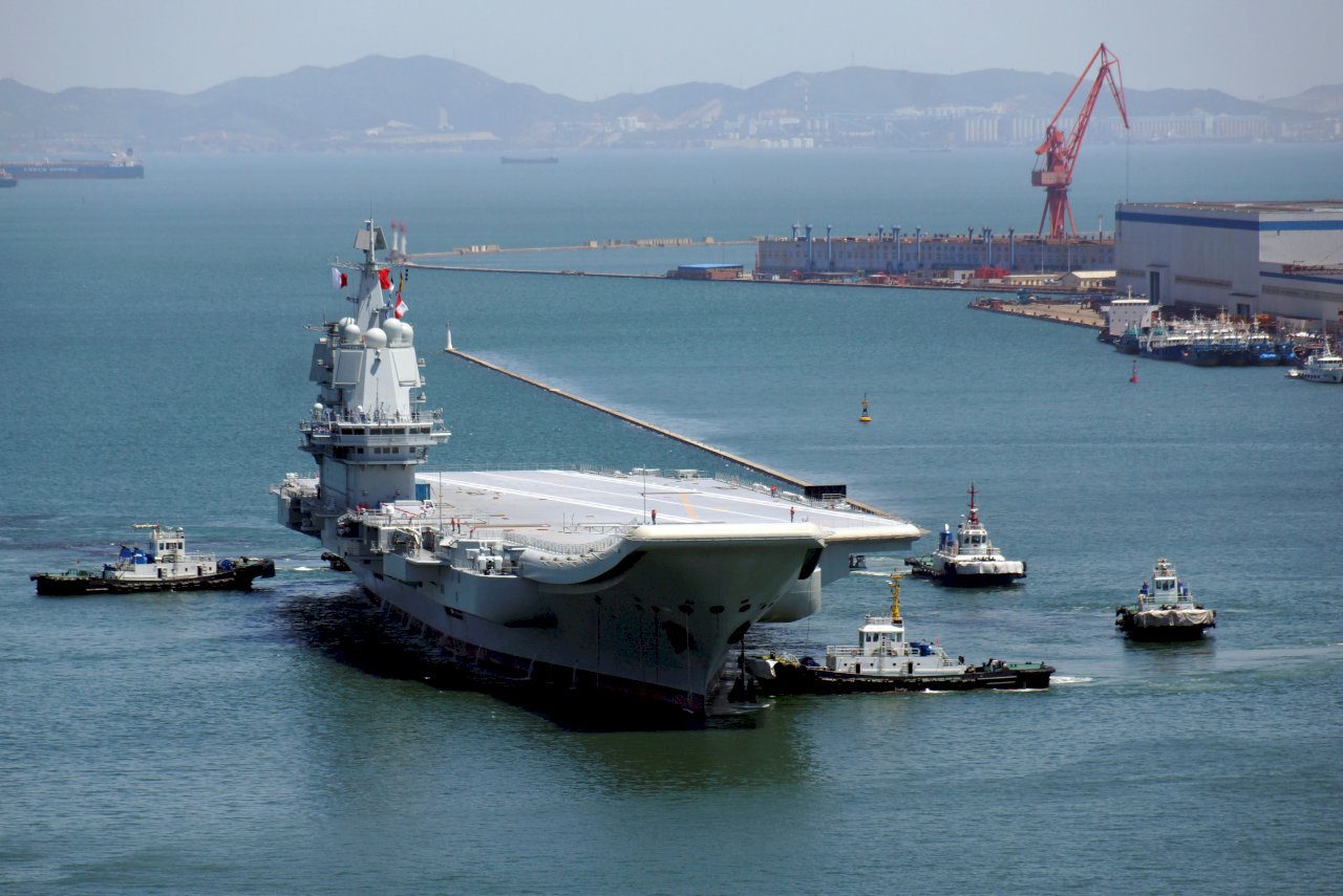 中美軍艦駛經台灣海峽 拜習通話前雙邊先較勁