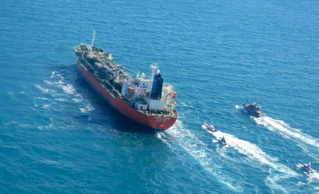 波灣緊張升高 伊朗提高鈾活動並扣押南韓油輪