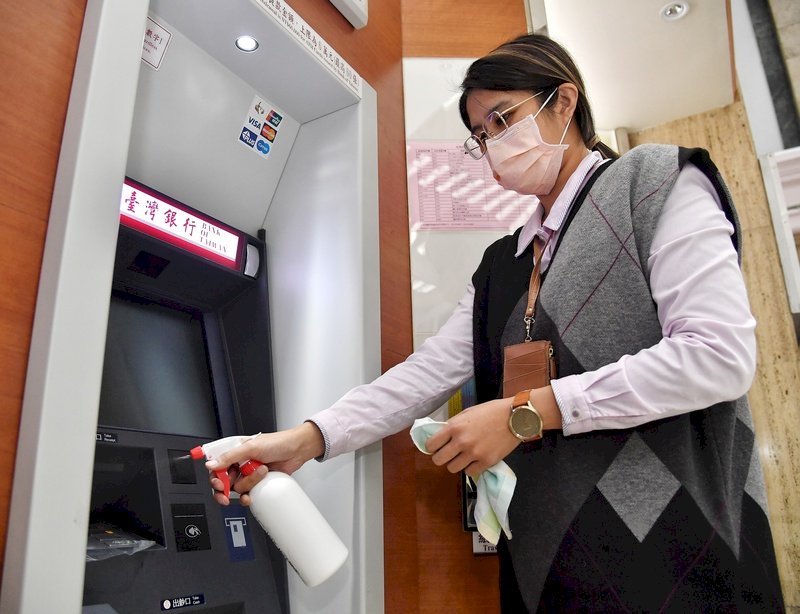 台銀即日起可ATM領新鈔 減少群聚風險