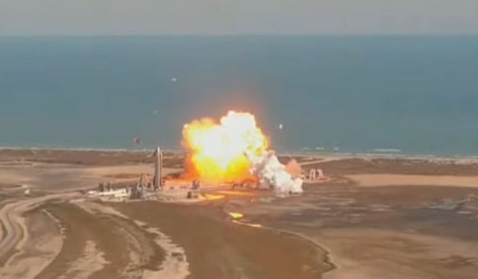 SpaceX載人火箭垂降測試失敗 爆炸化為火球