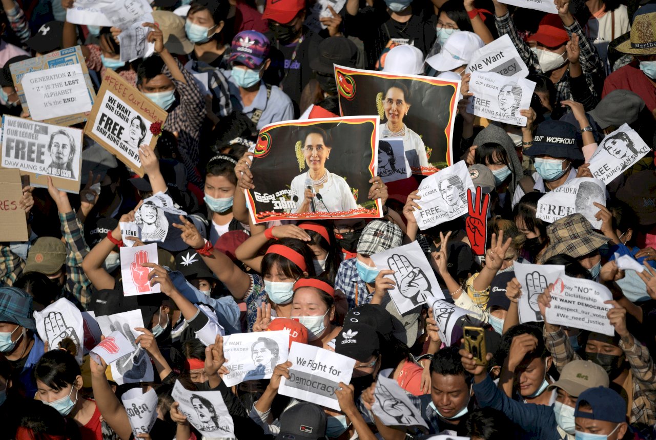 軍方承諾選舉未提時間表 緬甸人民誓言持續抗議