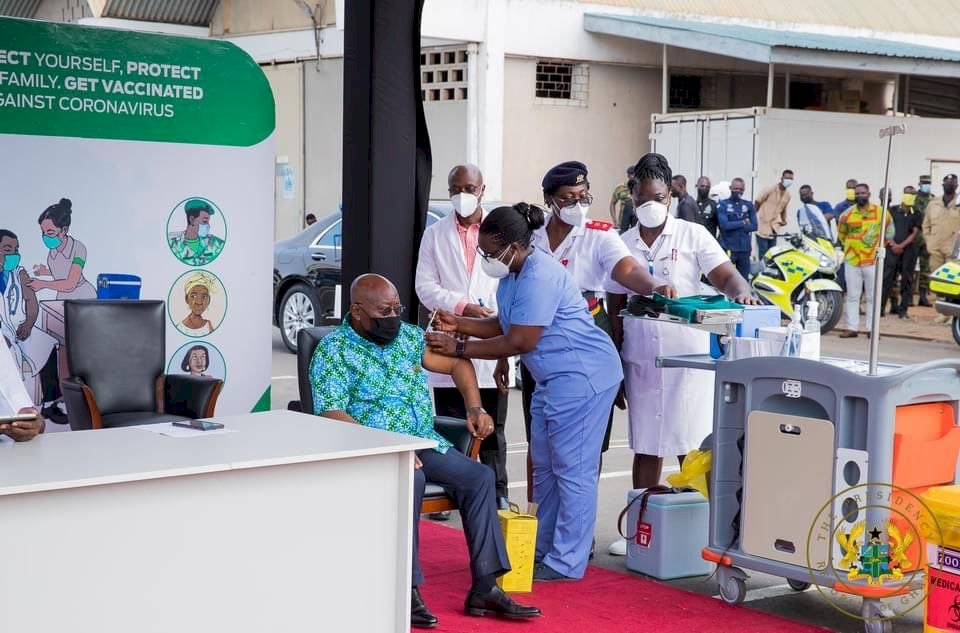 COVAX機制首批疫苗 迦納總統接種第一人