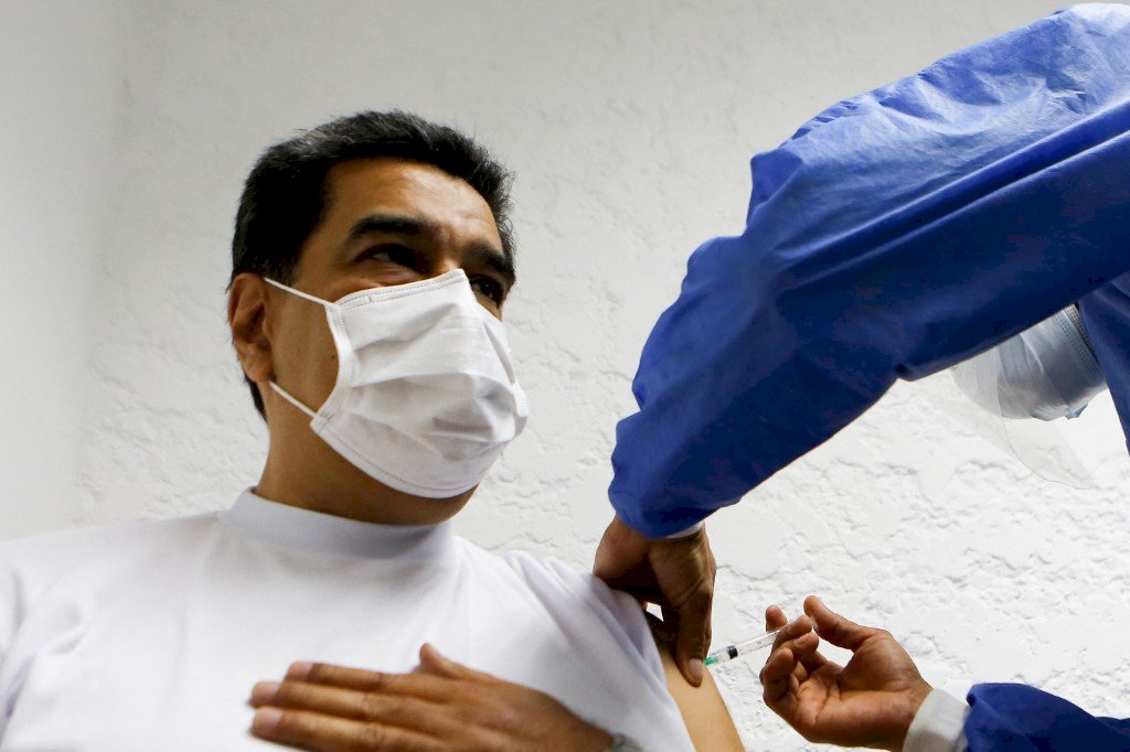 委國總統馬杜洛帶頭 公開接種俄羅斯疫苗