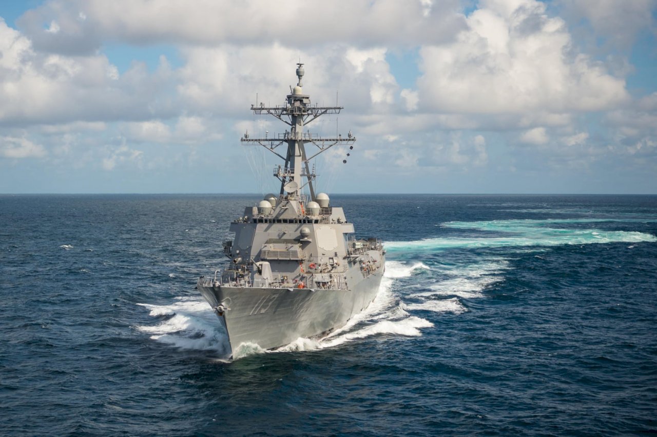 國防部：美軍艦由北向南航經台海 國軍全程掌握