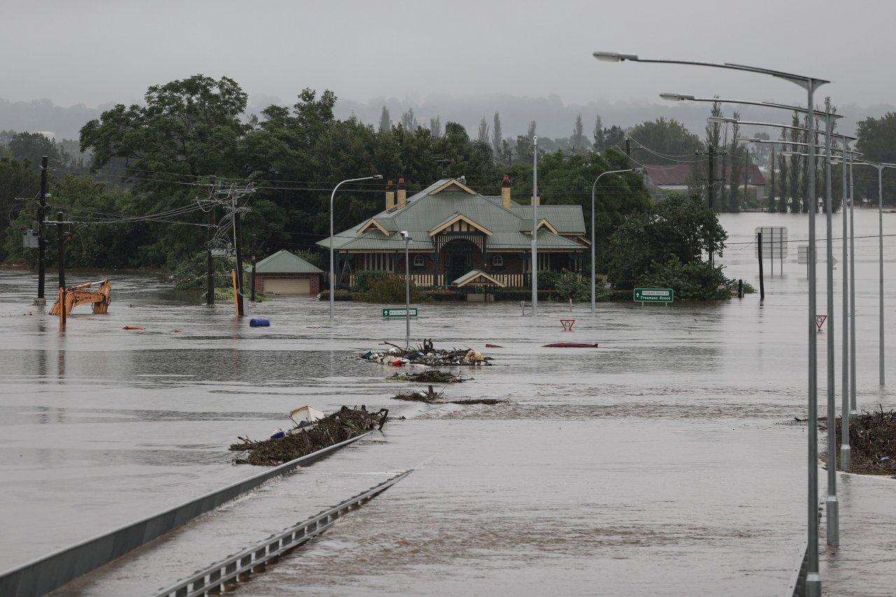 澳洲東南部泡水 雨彈來襲災情遠遠尚未結束