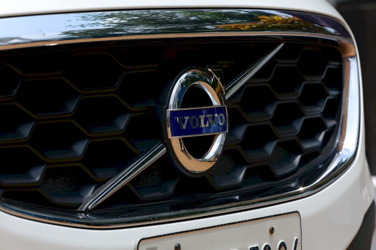 全球半導體晶片荒 Volvo宣布暫不生產卡車
