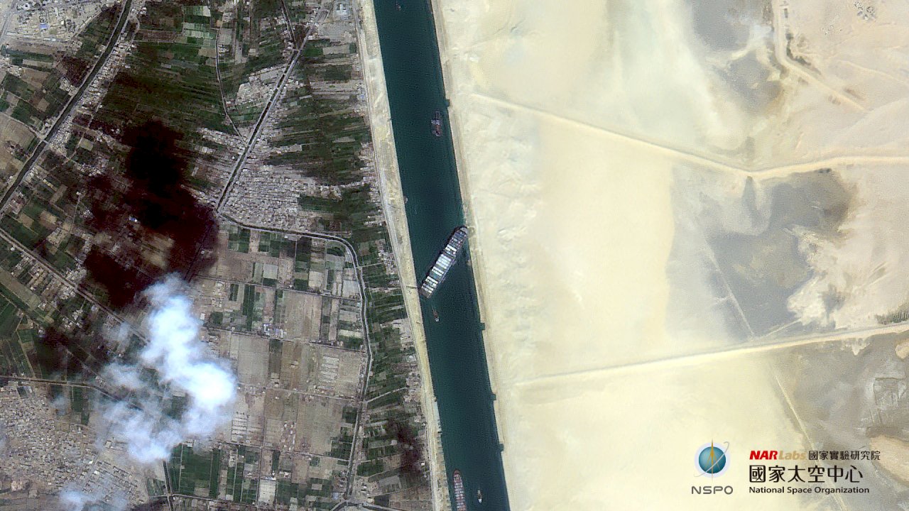 蘇伊士運河塞百艘船狀況 福衛五號3張衛星圖揭曉
