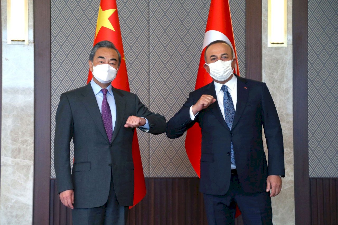 王毅訪土耳其 當地維吾爾人抗議中國鎮壓