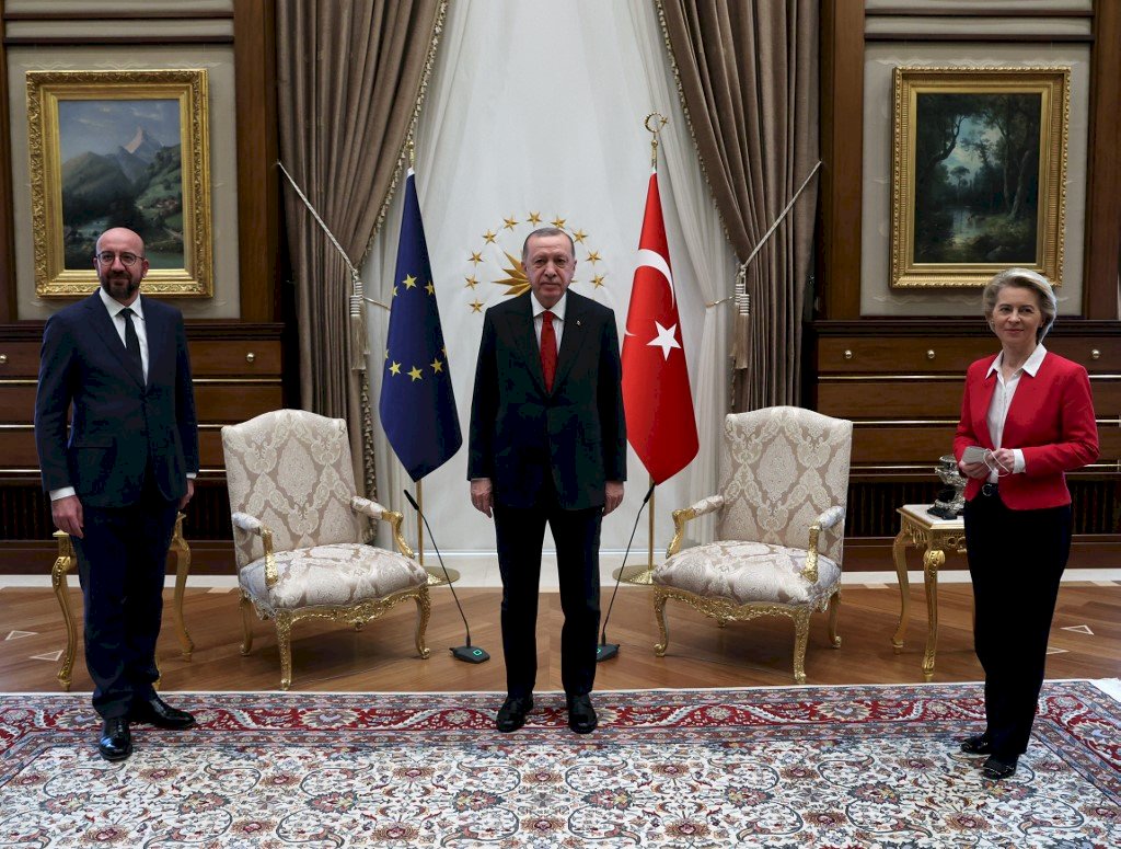 歐盟主席沙發門事件 法國：土耳其設下的圈套