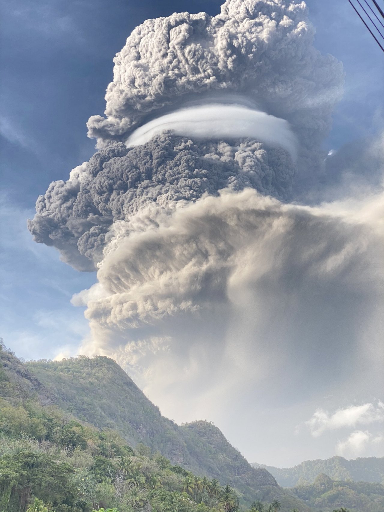 友邦聖文森火山爆發 台緊急賑災30萬美元