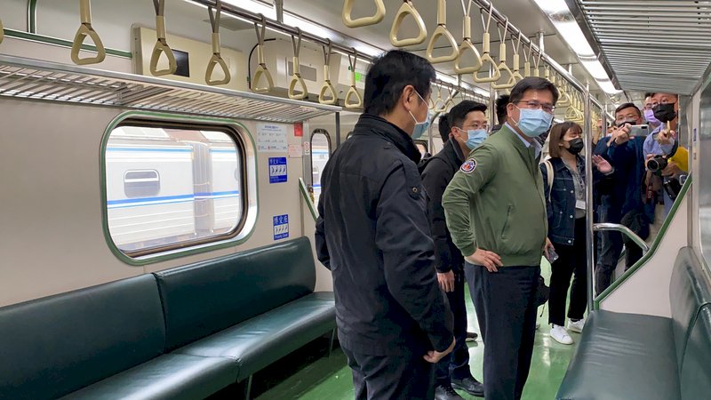 太魯閣號事故地點通車 林佳龍搭首班列車宣示安全