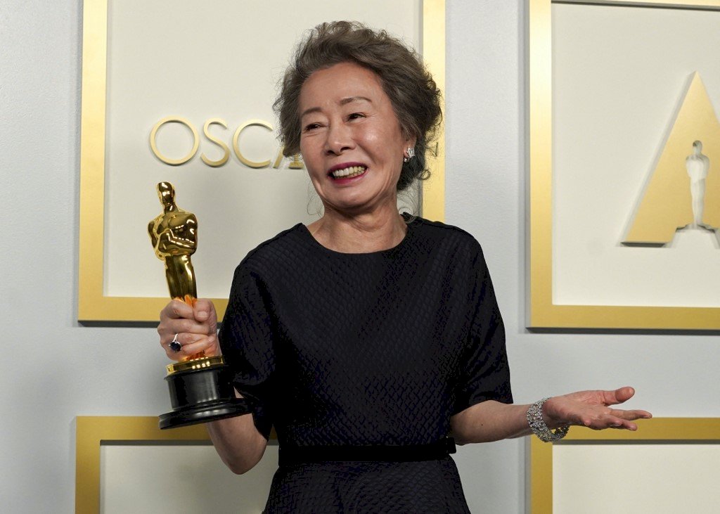 韓國演員第一人 尹汝貞贏得奧斯卡最佳女配角