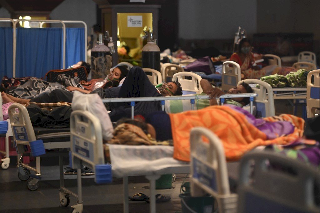 印度疫情依舊嚴峻 連2天逾4千人染疫死亡