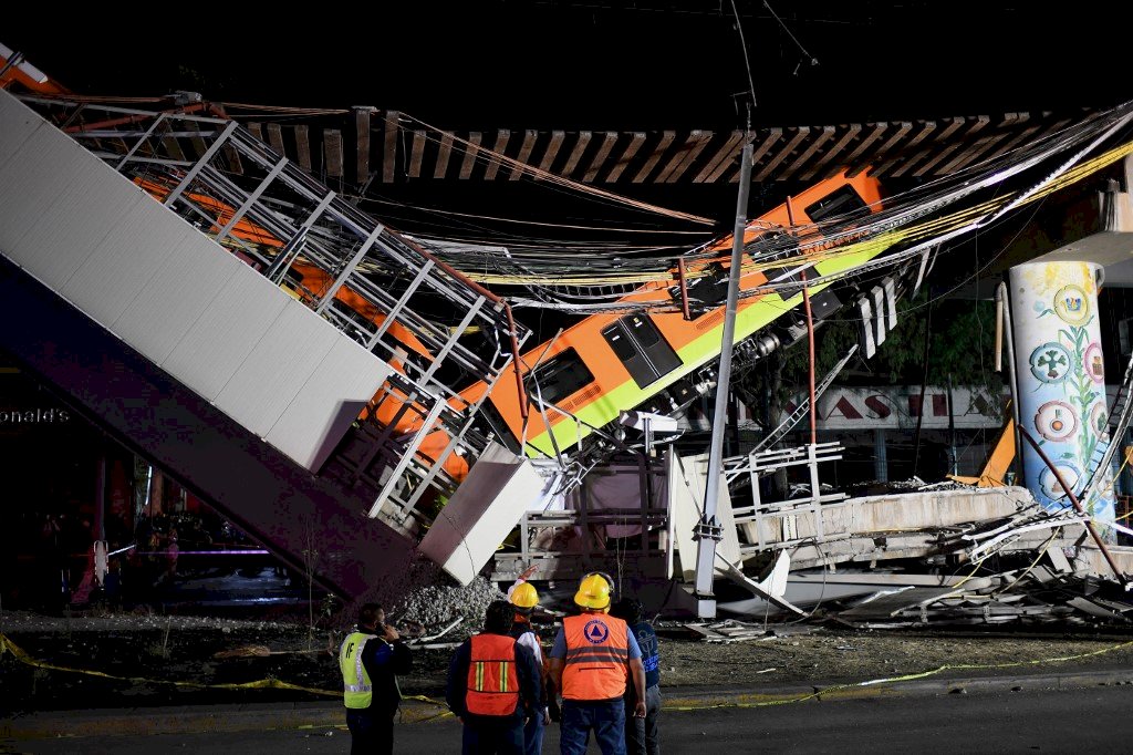 墨西哥地鐵高架崩塌 列車墜地至少23死65傷