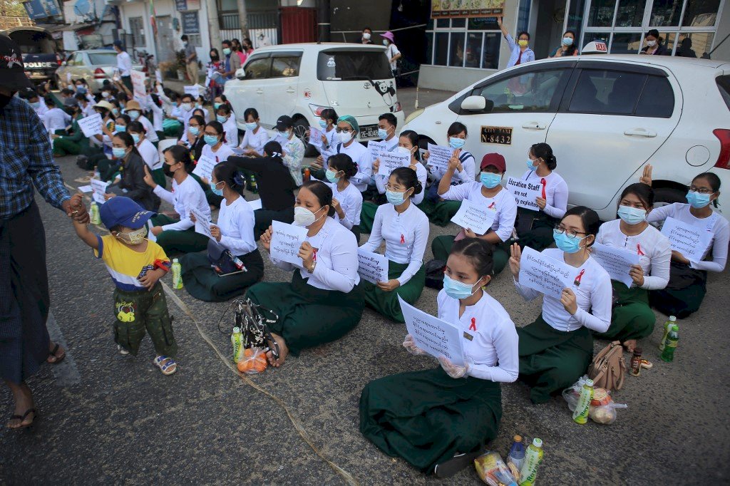 參加公民不服從運動  緬甸逾12.5萬名教師被停職