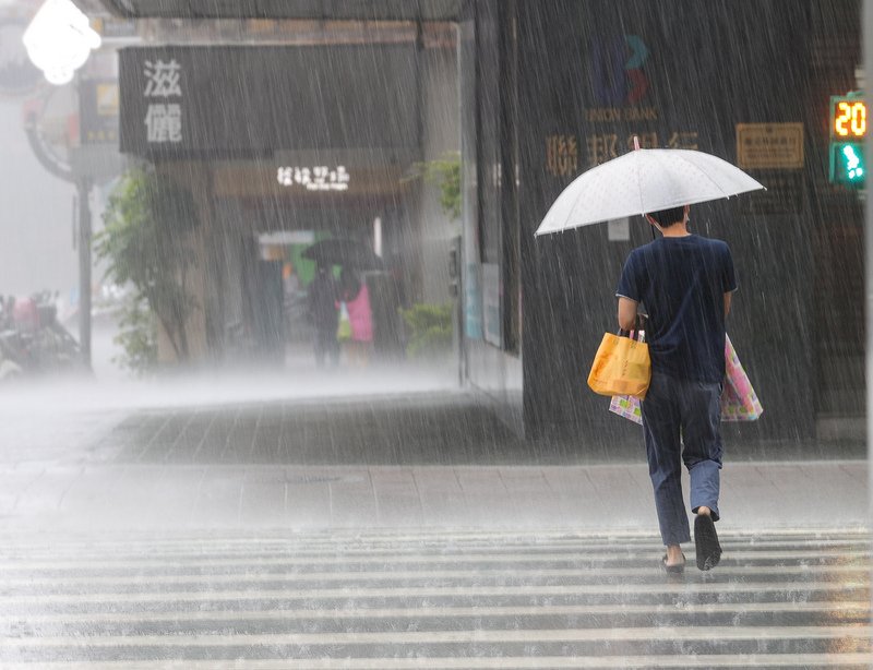 18縣市豪雨大雨特報  各地有雨持續至31日上半天