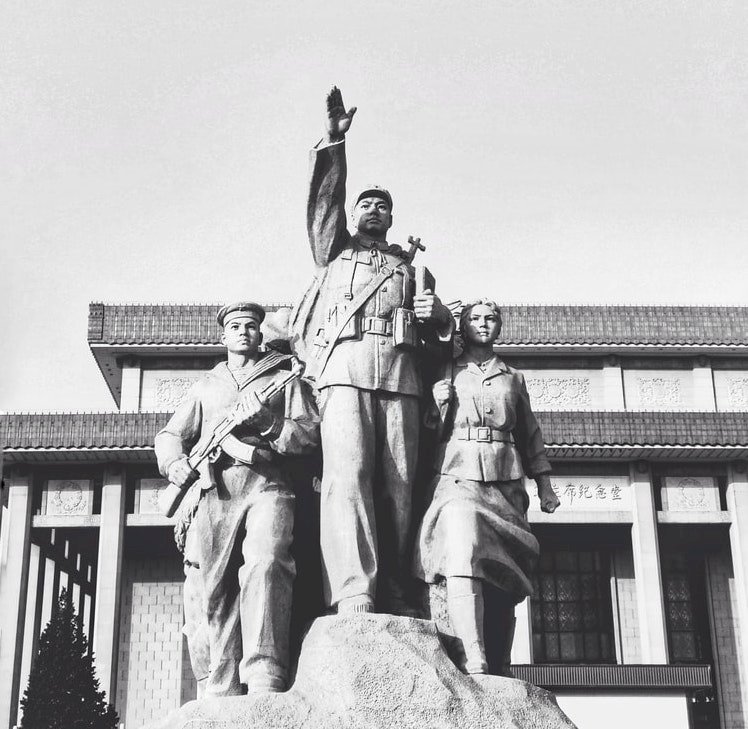 極權主義：中共黨國體制和個人崇拜及演變