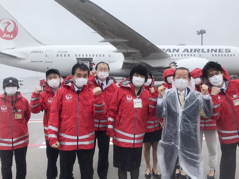 日本馳援台灣124萬劑AZ疫苗  日航專機起飛赴台