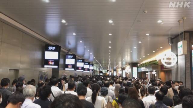 大阪電車擦撞月台停擺逾5小時 大量旅客群聚等待