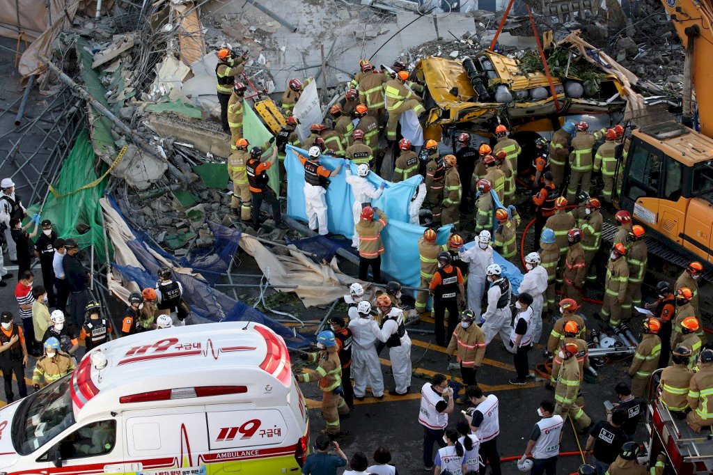 韓國光州拆除中建物倒塌掩埋巴士 至少9死8傷