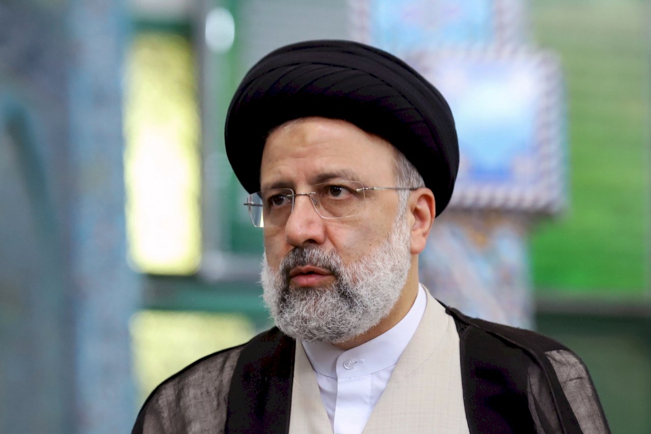 伊朗總統宣誓就職 誓言不對壓力與制裁屈服