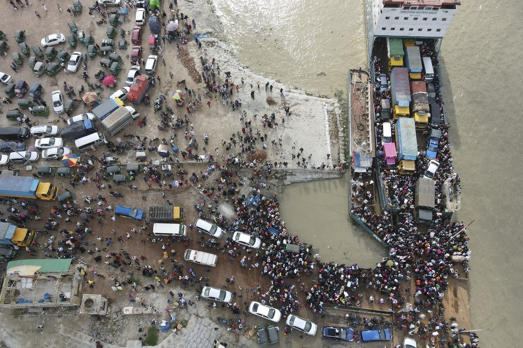 硬封城阻Delta病毒擴散  孟加拉民眾蜂擁逃離首都