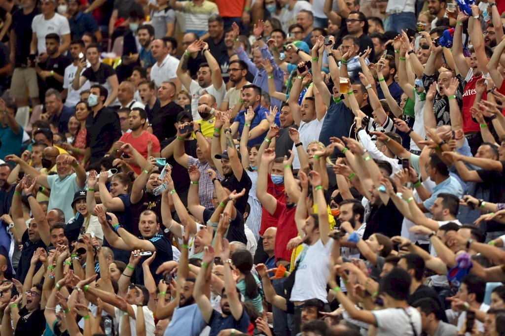 地表最恐怖群聚！專家憂擋不住的歐洲盃瘋狂球迷恐重燃疫情