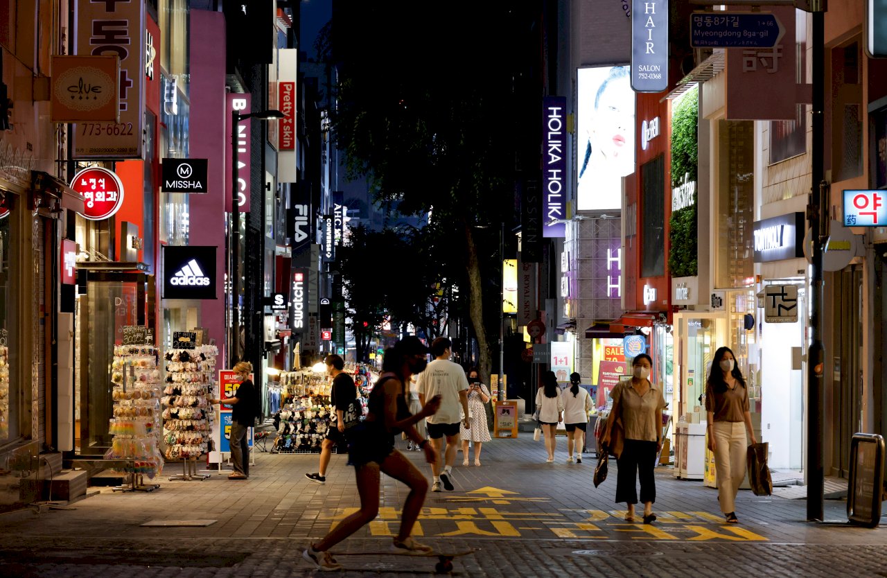 不堪房價壓力 首爾年輕人口近7年減少8.2%