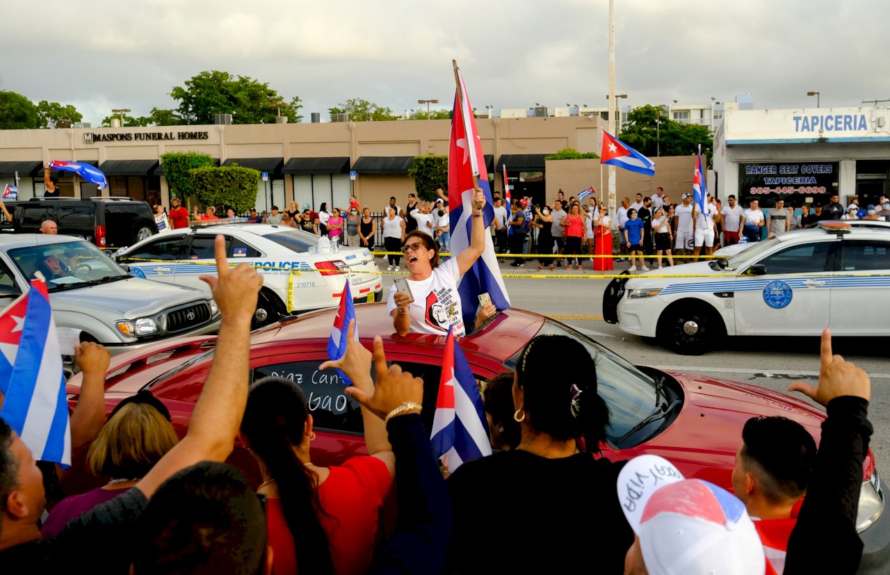 不甩古巴禁令 反對派號召11月15日和平示威