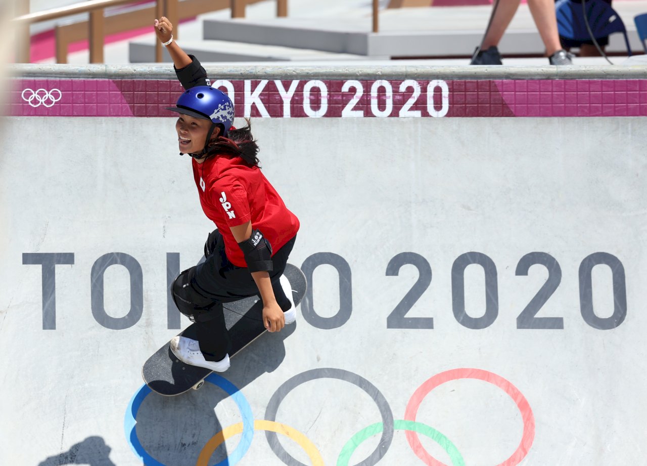 東京奧運女子滑板公園賽 日本選手穿金戴銀