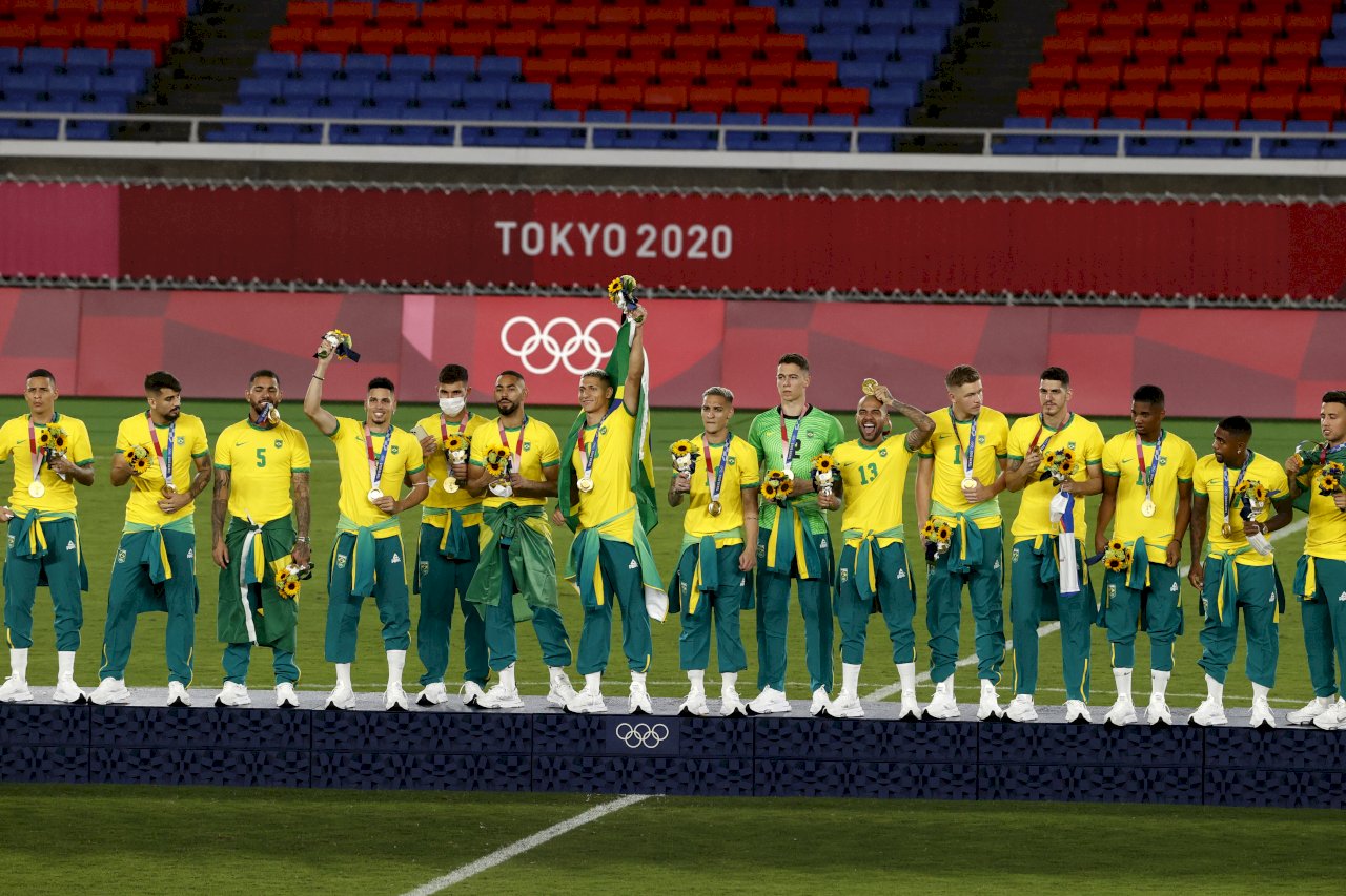 中國贊助商大不滿！ 巴西男足東奧奪金 外套只綁腰間