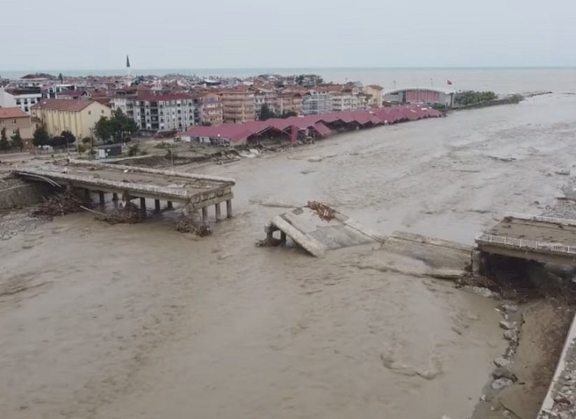 土耳其北部洪災27死 印度北部土石流疏散2千人