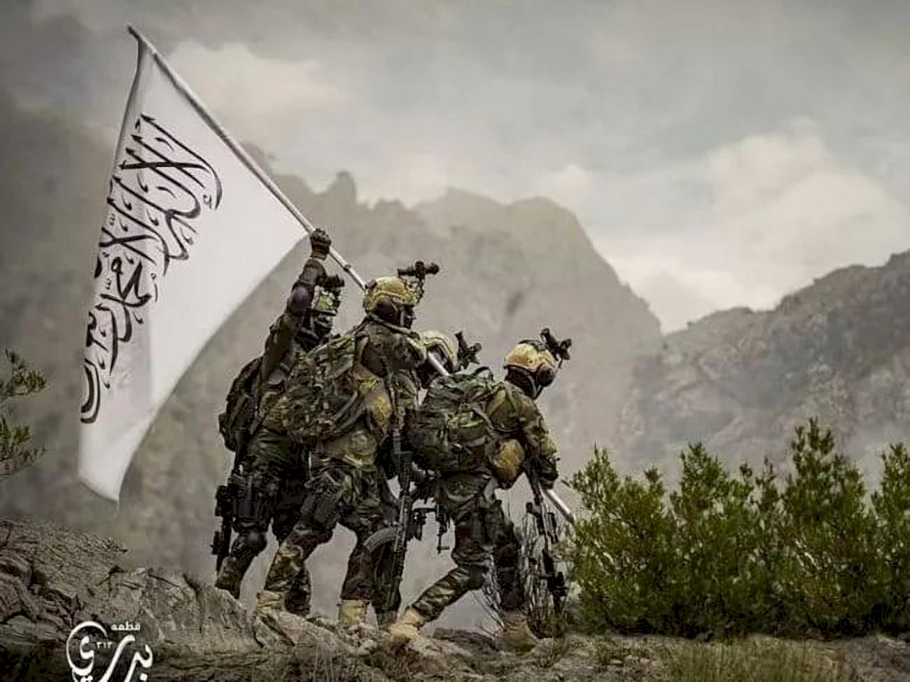 塔利班精銳部隊全身美軍裝備  模仿硫磺島插旗