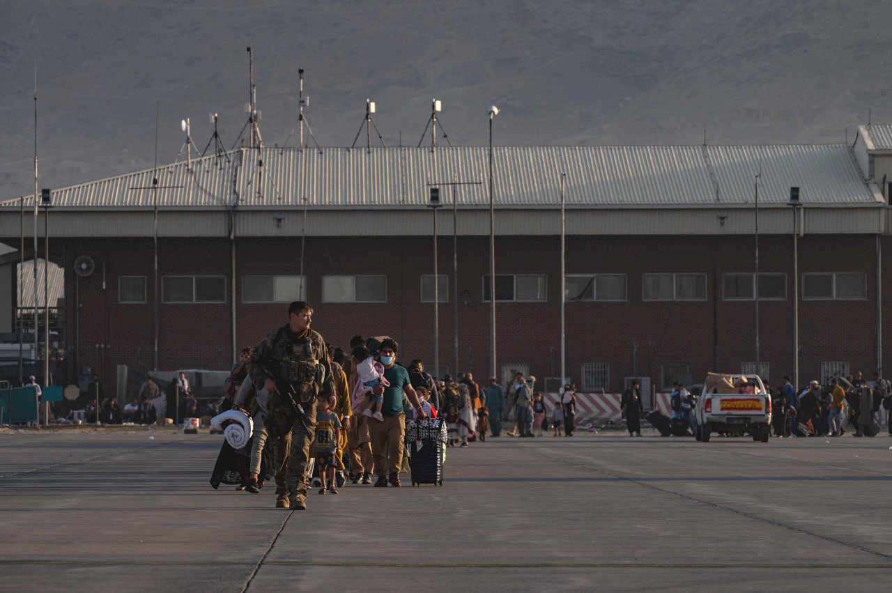 美國白宮：超過10萬人已從阿富汗撤離