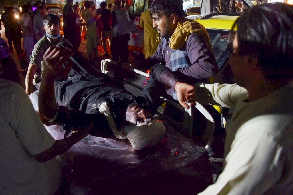 喀布爾自殺炸彈攻擊至少72死 伊斯蘭國坦承犯案