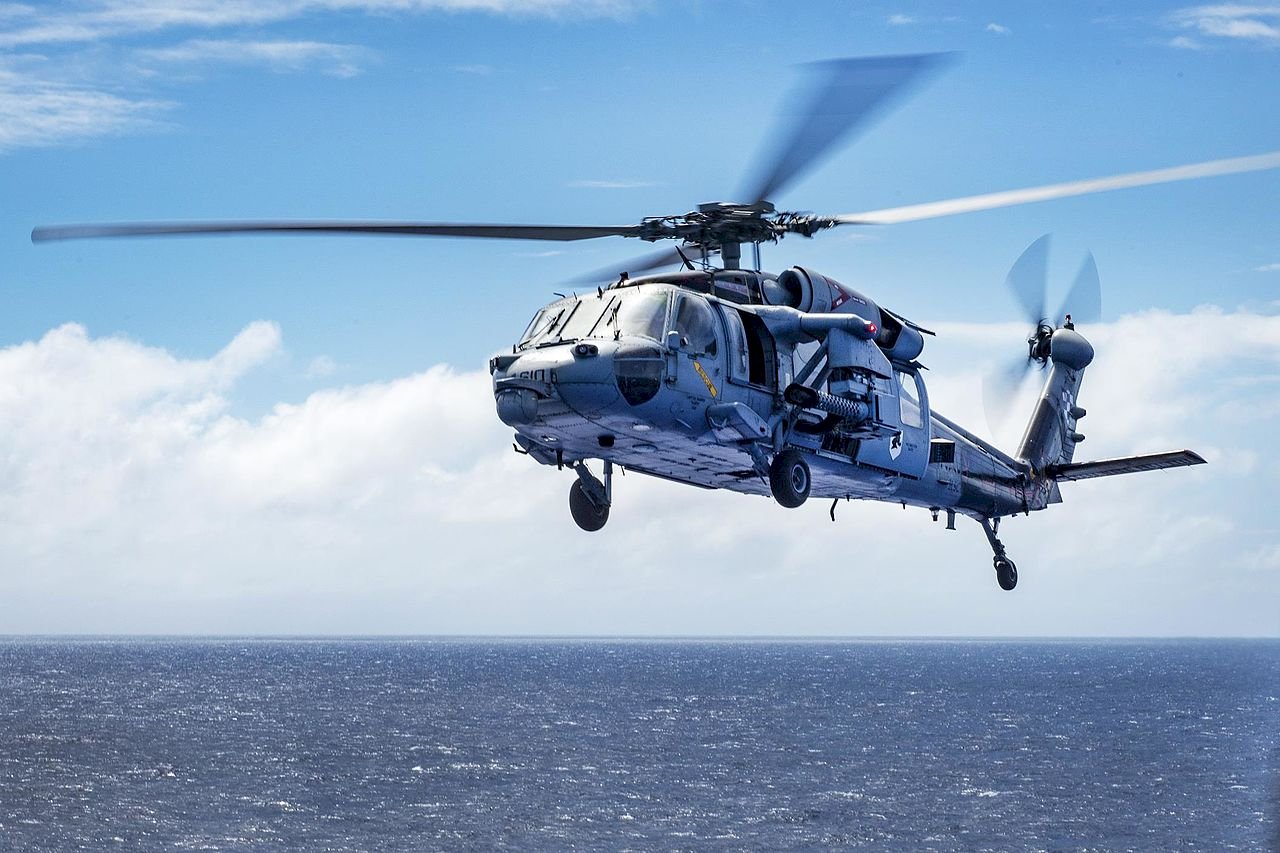 美海軍直昇機加州岸外墜海 1人獲救5人失蹤